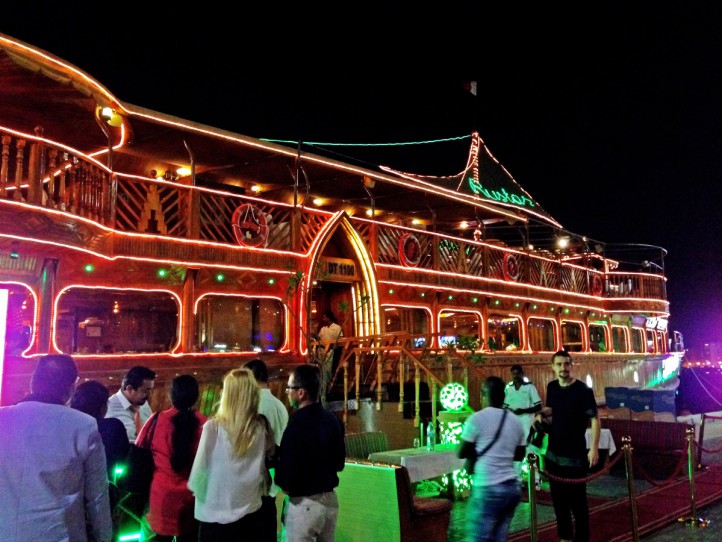 Dinner Cruise in Dubai – eine Flusskreuzfahrt in der Wüstenmetropole