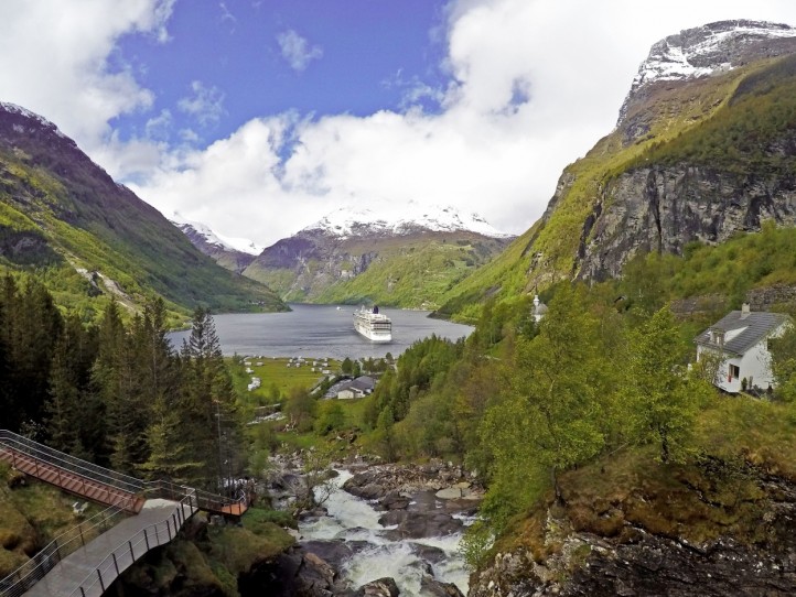 Geiranger – Wie kommt man vom Kreuzfahrthafen in die Stadt?