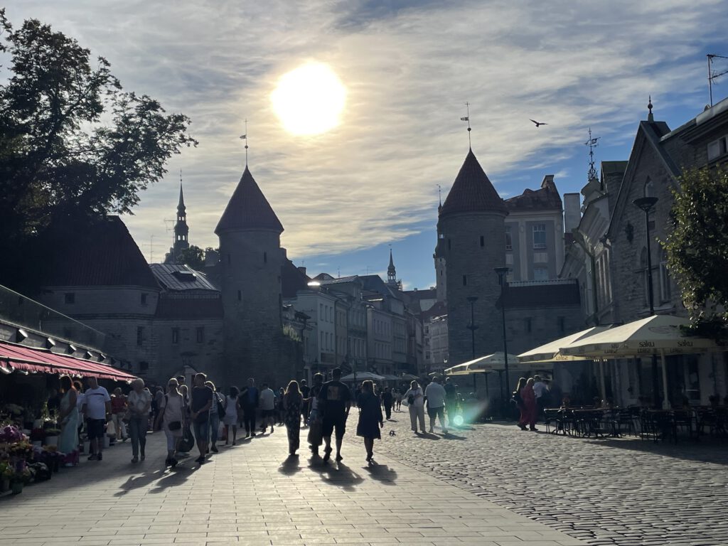 Zu Fuß in die Altstadt Tallinn (vom Kreuzfahrthafen)