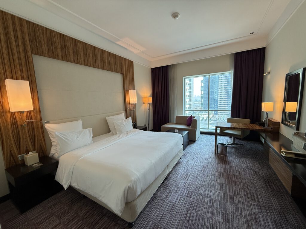 Zimmer im Pullman Dubai Jumeirah Lakes Towers Hotel