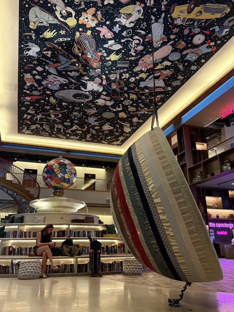 Lobby des Dubai 25 hours one central