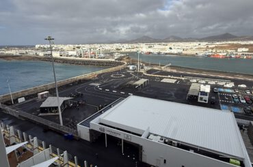 Wie kommt man vom Kreuzfahrthafen Lanzarote in die Innenstadt?