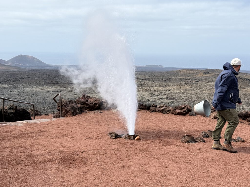 Geysir im Timanfaya Nationalpark