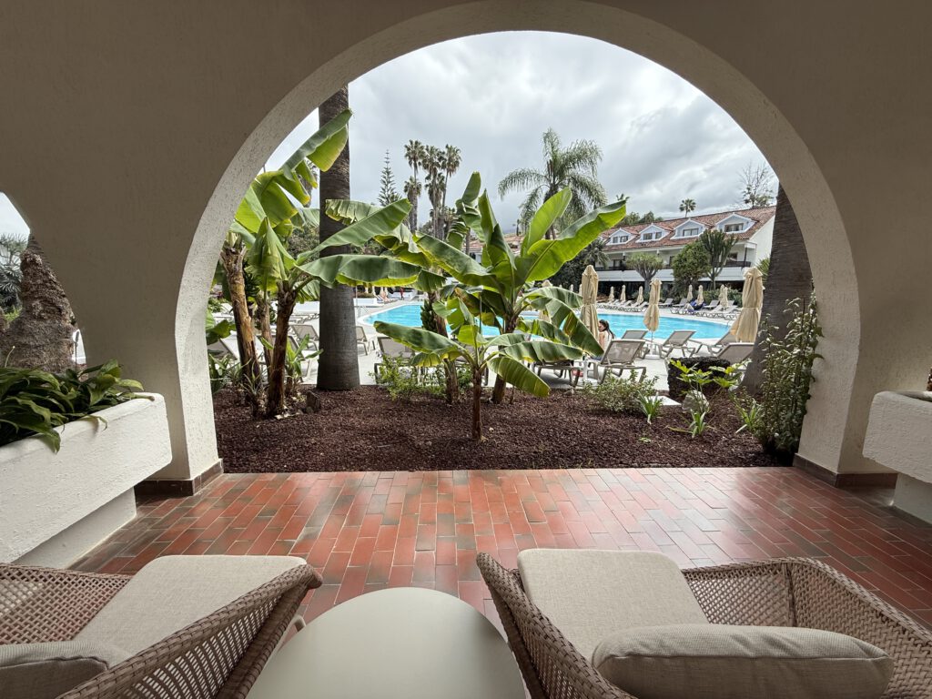 Pool und Gartenanlage