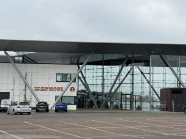 Wo legt die AIDA in Warnemünde ab?