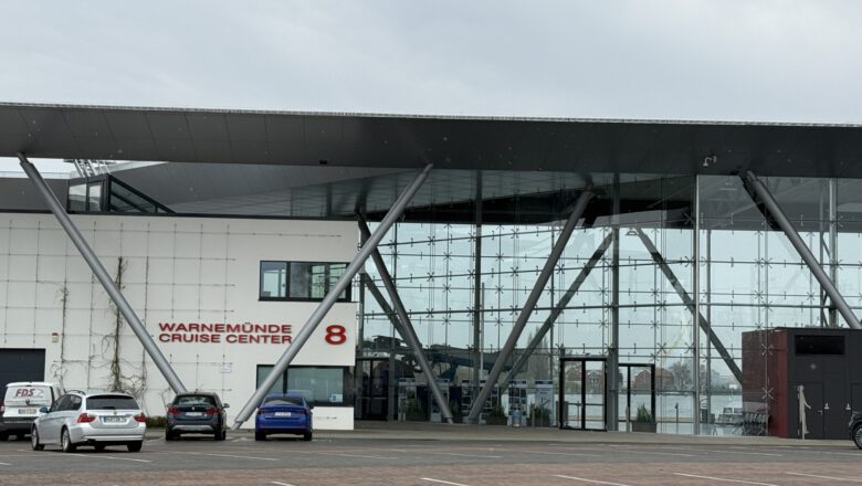 Wo legt die AIDA in Warnemünde ab?