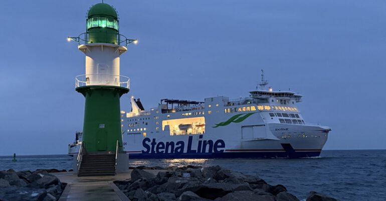 Wie kommt man zum Warnemünde Kreuzfahrthafen? Anreise Tipps