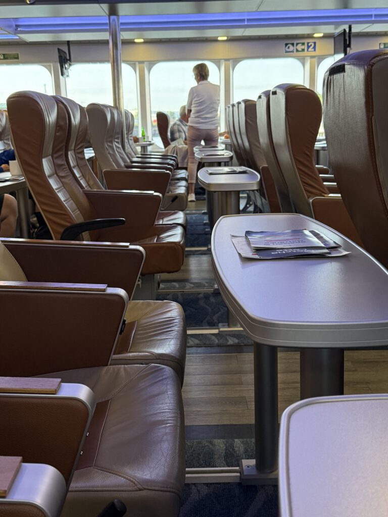 Sitzreihen im Halunderjet