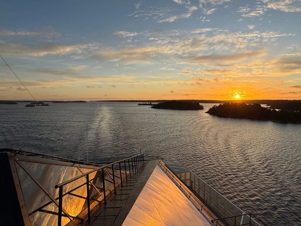 Sonnenaufgang in der Stockholmer Schärenlandschaft